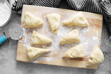 Slice dough into eight pieces