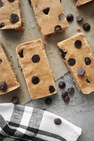 Chocolate chip cookie dough protein bars