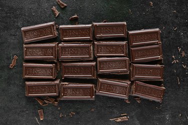 Slice Hershey\'s chocolate bar