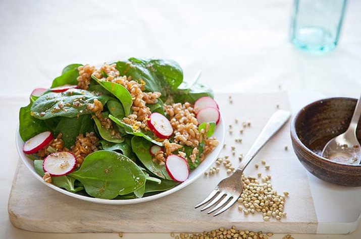 spinach and farro salad with orange zest