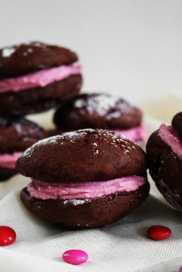Chocolate whoopie pies with red wine buttercream